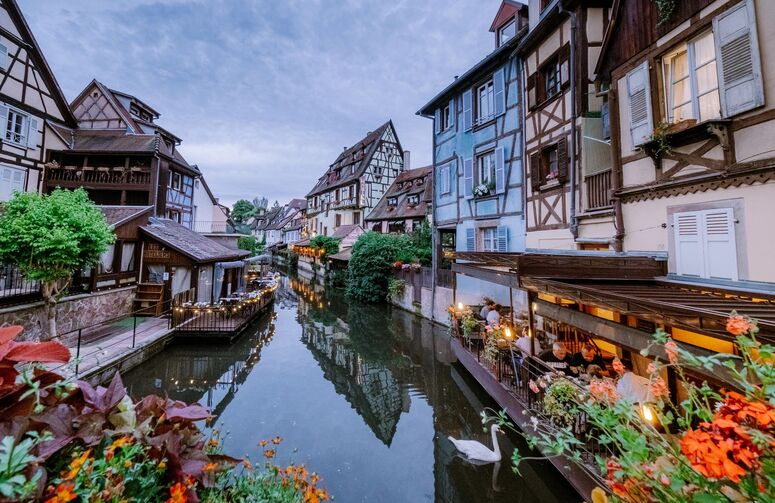 Elit Benelux Paris Alsace İsviçre Almanya Turu THY ile 7 Gece Ekstra Turlar Dahil ( BSL-DUS )
